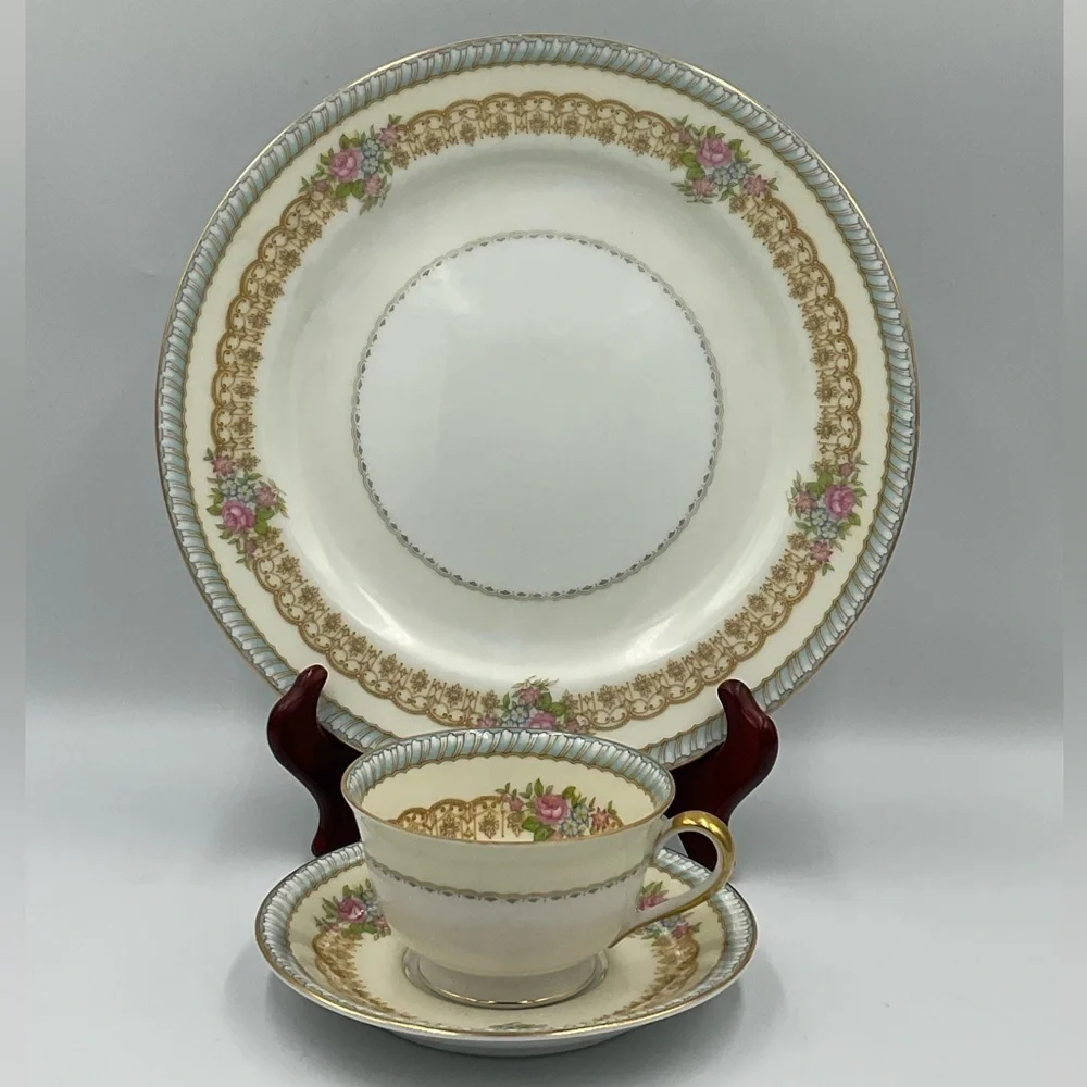 Noritake charming dinnerware